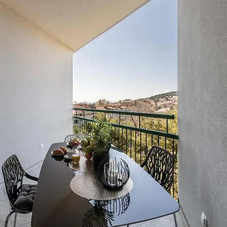 Carmen - Luxury 2-bedroom - Downtown
