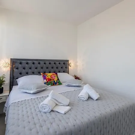 Carmen - Luxury 2-bedroom - Downtown Apartmán