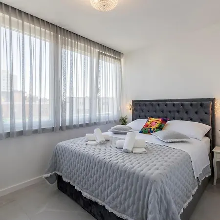Carmen - Luxury 2-bedroom - Downtown Apartmán *