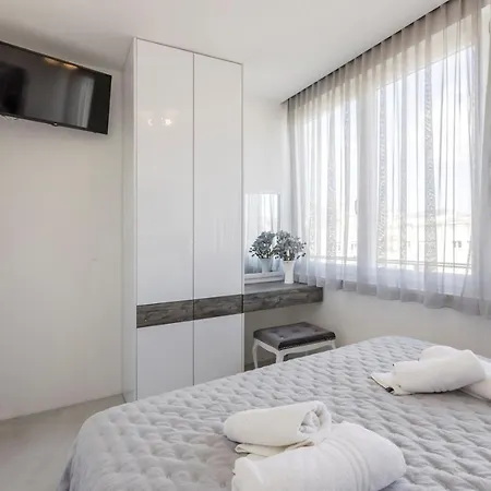 Carmen - Luxury 2-bedroom - Downtown *